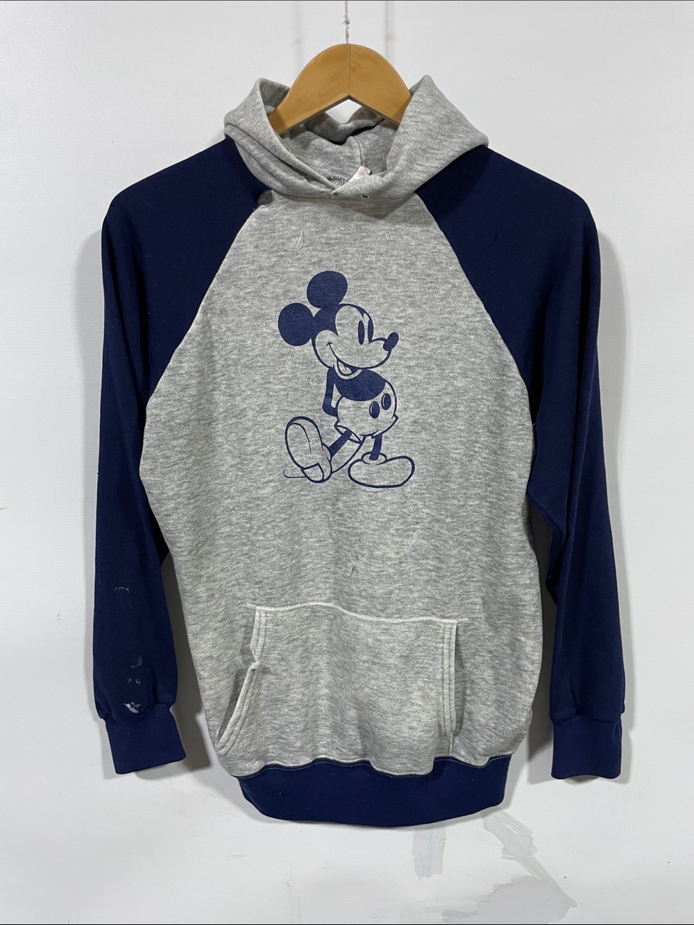 Vintage 1980s Disney Gray and Navy Mickey Raglan Pullover Hoodie